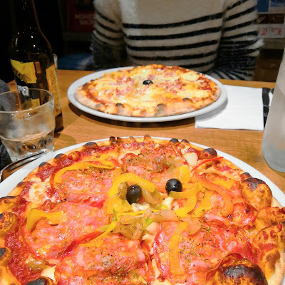 Plat servi chez Momento Pizzas, photographié par Benjamin Eyraud