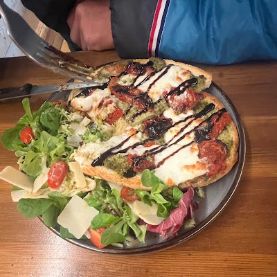 Plat servi chez 𝒟𝑒𝓁𝓅𝒽’𝓈, photographié par Frédéric Degoulet