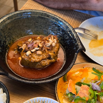 Plat servi chez GIGI cuisine thaï, photographié par Kate W