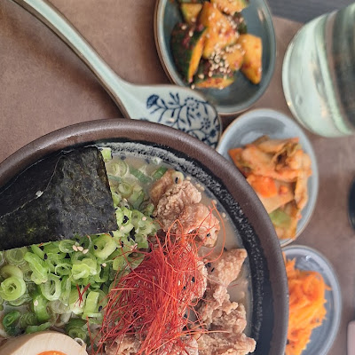 Plat servi chez TOM restaurant coréen, japonais et mongole, photographié par ojustme59