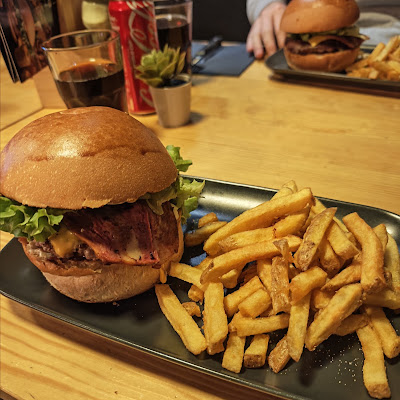 Côté Burger - Poutine à Annecy : plat photographié par Jessy chr