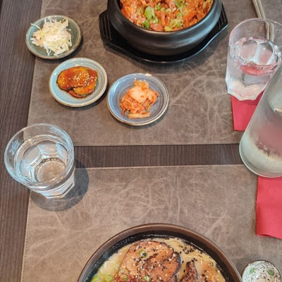 Plat servi chez TOM restaurant coréen, japonais et mongole, photographié par Mossane SECK