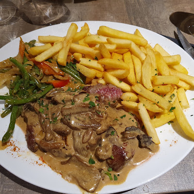 Restaurant Le Commerce à Saint-Julien-en-Genevois : plat photographié par Duc Hiêu David