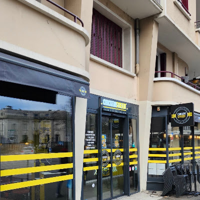 Plat servi chez Chicken Street Annecy Naan & Fried Chicken, photographié par GM