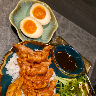 Plat servi chez TOM restaurant coréen, japonais et mongole, photographié par Stef P