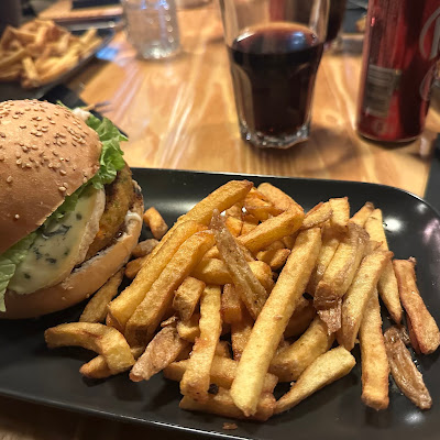 Plat servi chez Côté Burger - Poutine, photographié par Daniele Marazzotta