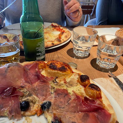 Plat servi chez Momento Pizzas, photographié par Marie Diogo
