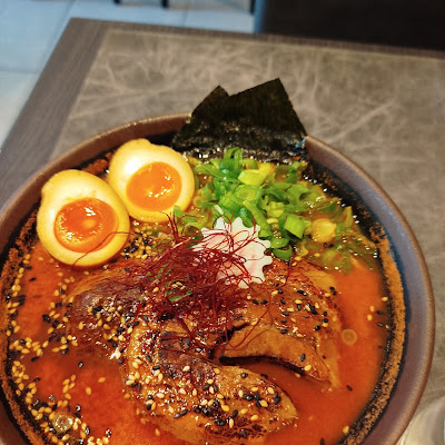 Plat servi chez TOM restaurant coréen, japonais et mongole, photographié par Roy Laubin