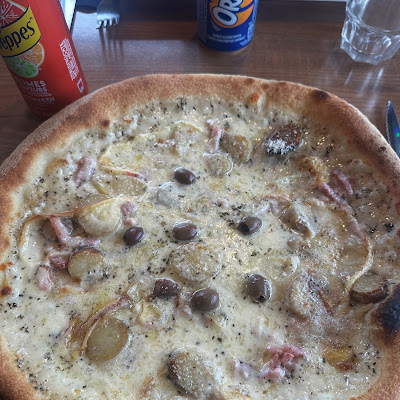 Plat servi chez Momento Pizzas, photographié par Jessy Perrin